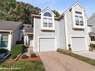 8057 Cobblestone Rd, Urbandale, IA 50322