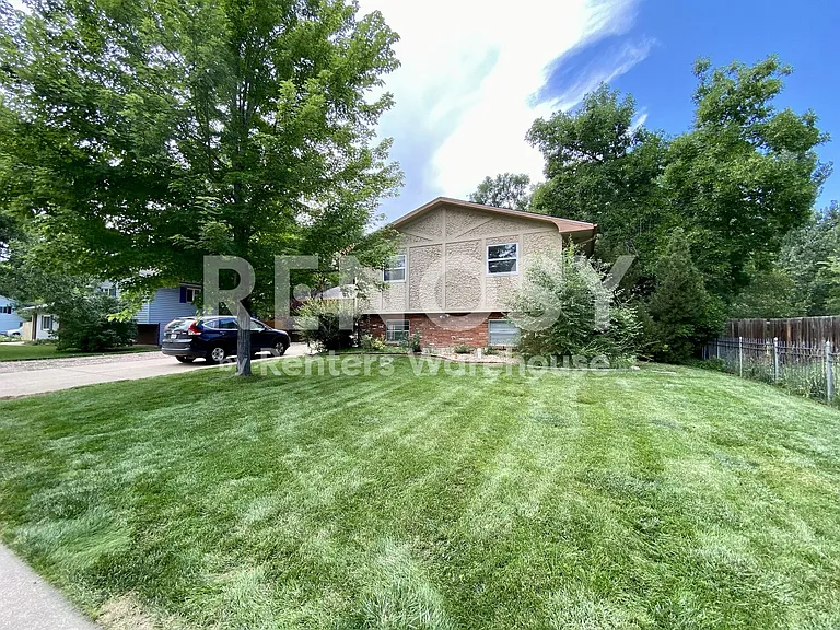 1237 Constitution Ave — Photo 4