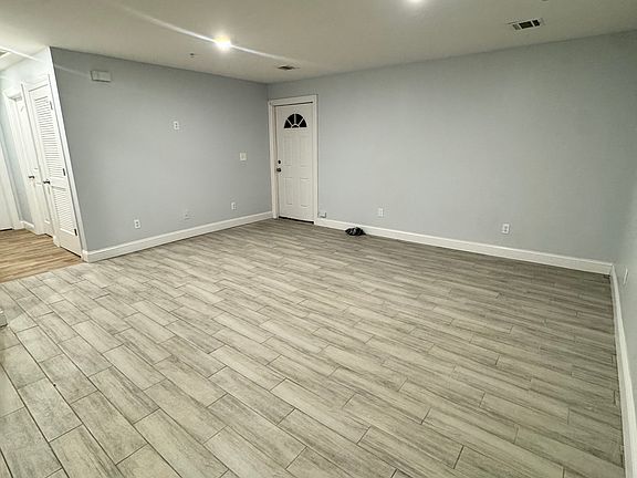 4th image of 476 S 14th St Floor 1