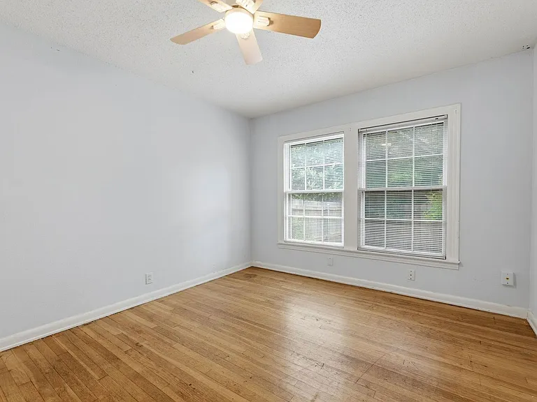 3810 Avenue H — Photo 21