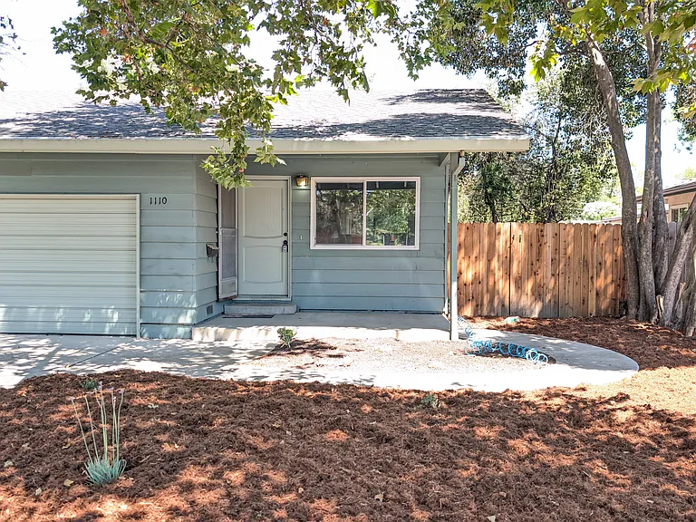 1110 Anderson Rd — Photo 1