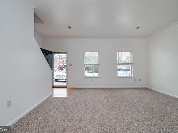 5th image of 10 Chesterwood Cir