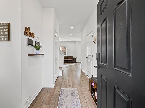4th image of 902 Andasia Way