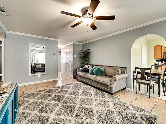 5th image of 419 Kelly Ct