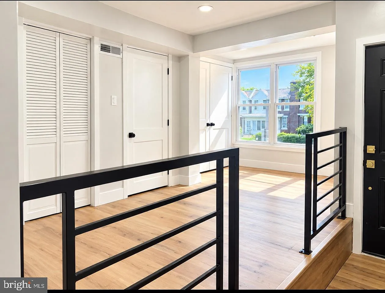3 bed, 3.0 bath, 1696 sqft, $2,000 — Photo 3