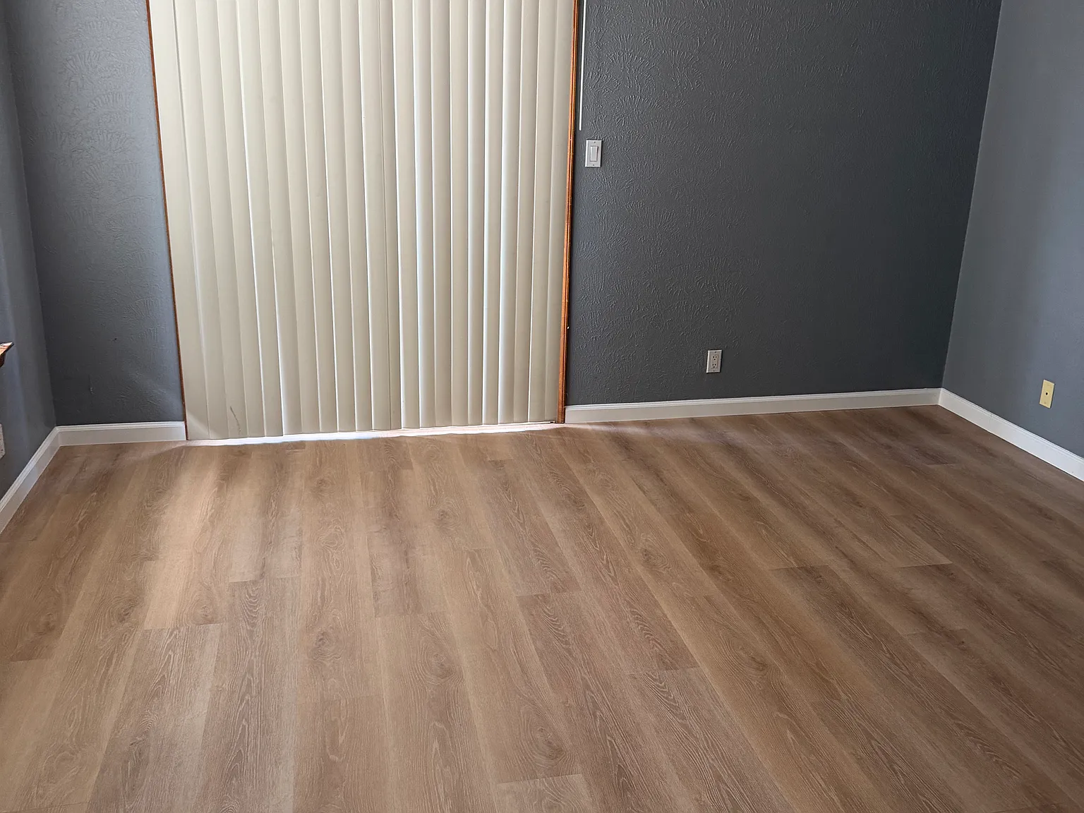 3 bed, 2.5 bath, 1847 sqft, $2,300 — Photo 1