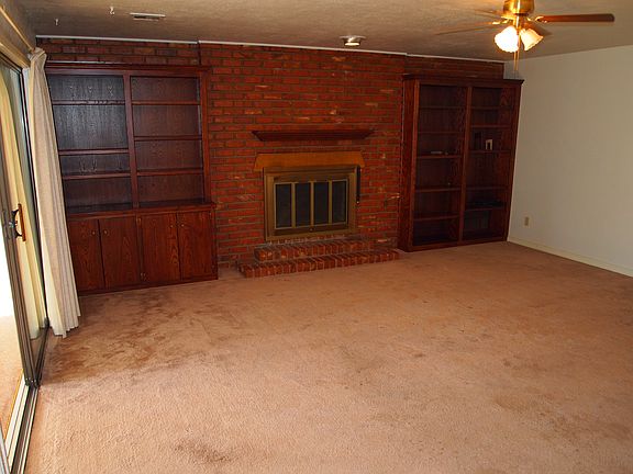 Nice built-ins and fireplace