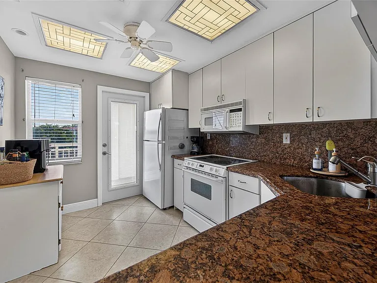 3180 NE 48th Ct #412 — Photo 31