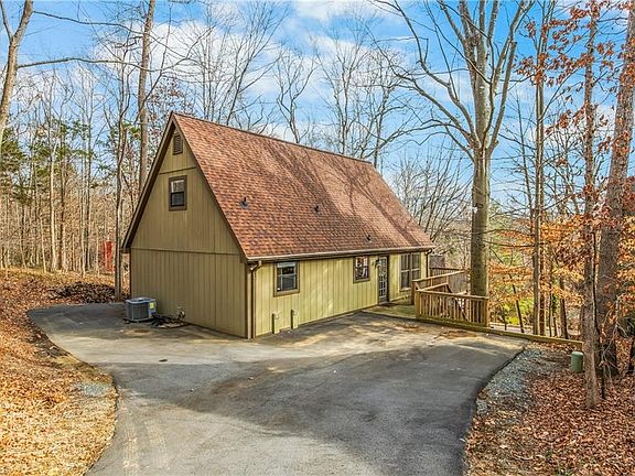 4th image of 1916 Chateau Rdg