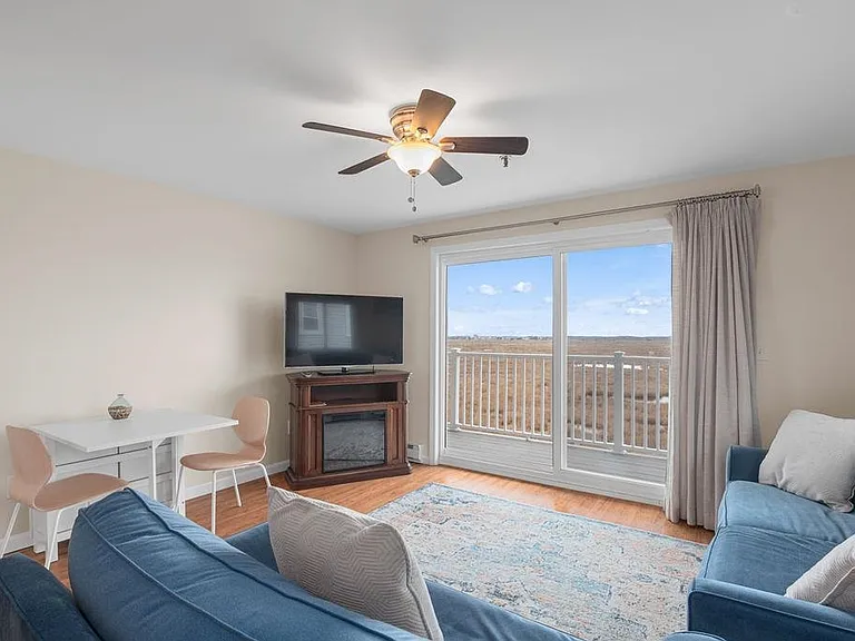 611 Ocean Blvd #3 — Photo 16
