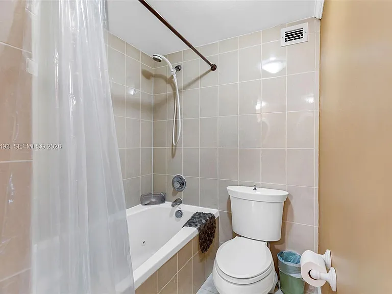 6039 Collins Ave #1206 — Photo 13