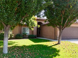 226 S Argyle Pl, Porterville, CA 93257