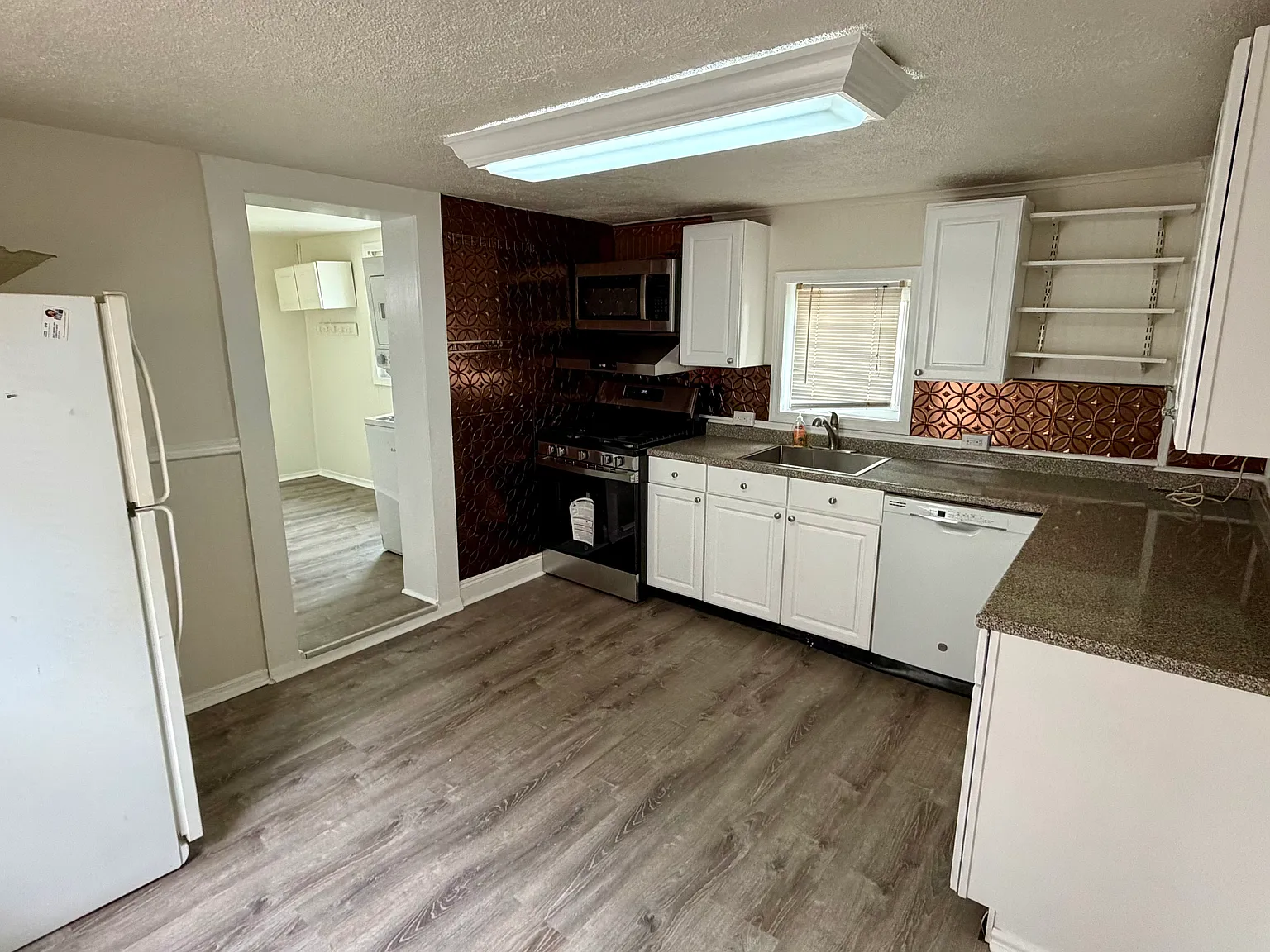 2 bed, 664 sqft, $2,300 — Photo 3