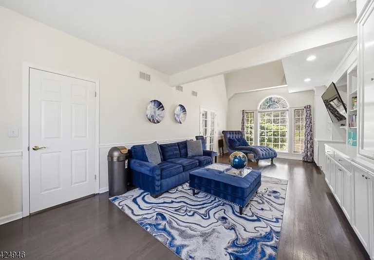 11 Rosewood Ln — Photo 11