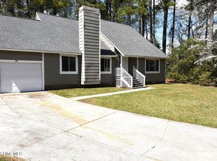 104 Brenton Pl, Jacksonville, NC 28540
