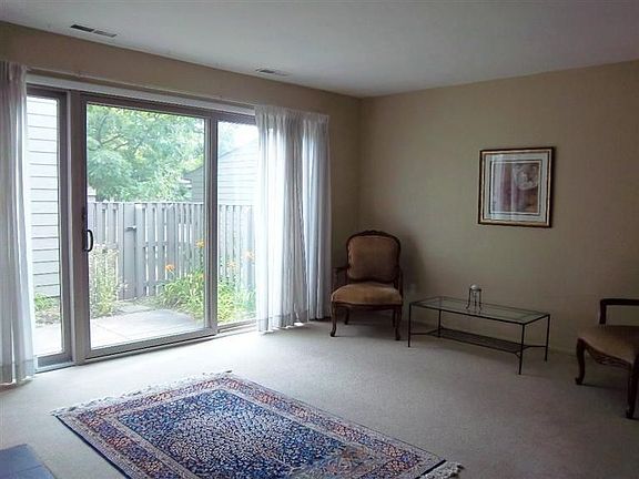 3rd image of 3057 Lakehaven Ct