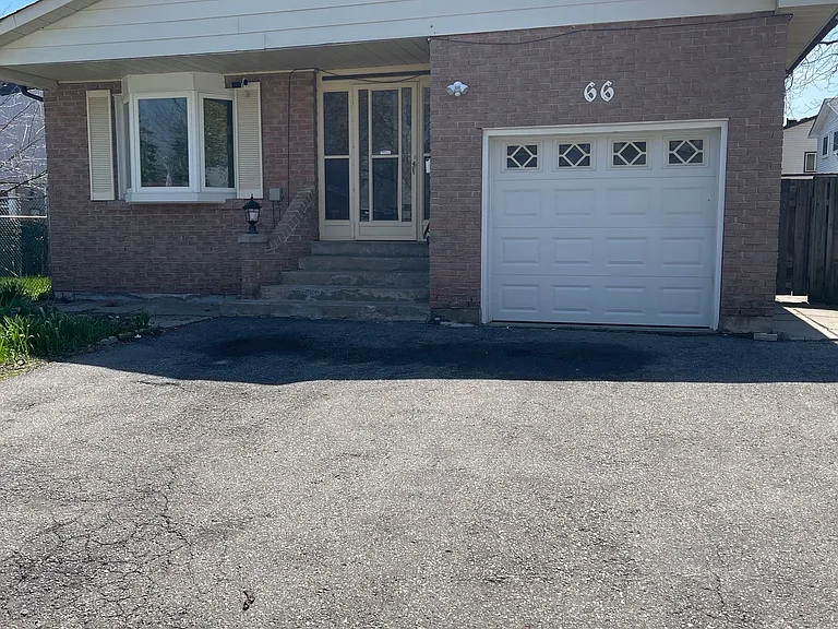 66 Ardgowan Cres — Photo 2