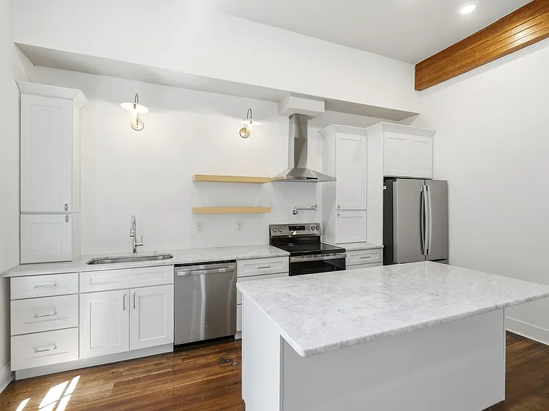 907 Main St #5 — Photo 10