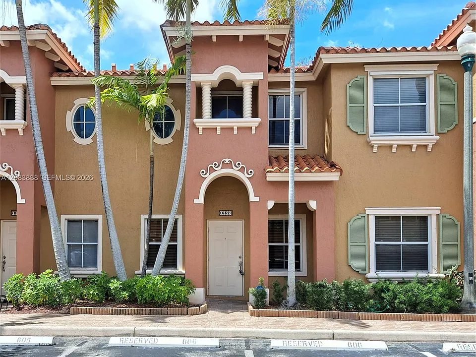 632 SW 107th Ave #606