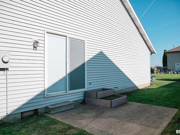 2nd image of 209 Eagle Ridge Dr