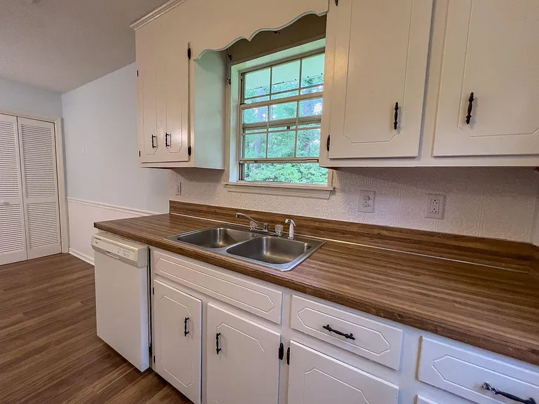 104 Stephen Ct — Photo 16