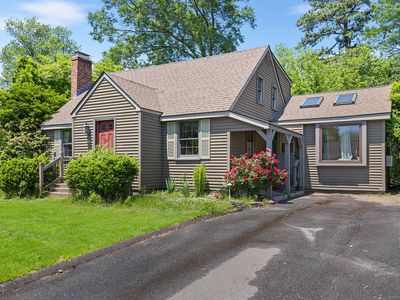 54 Briarwood Road, Newington, CT, 06111
