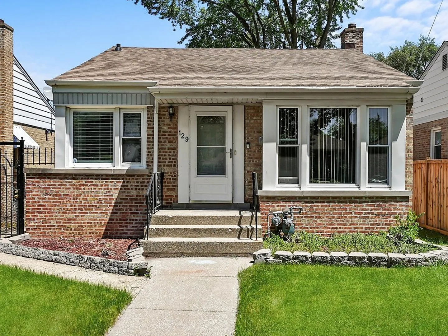 129 Morris Ave photo 1