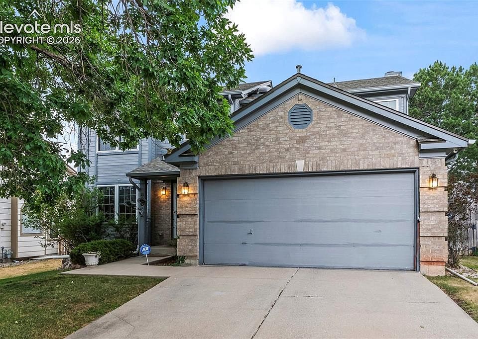1st image of 830 Royal Crown Ln