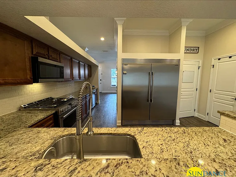 306 Ohio Pl — Photo 12