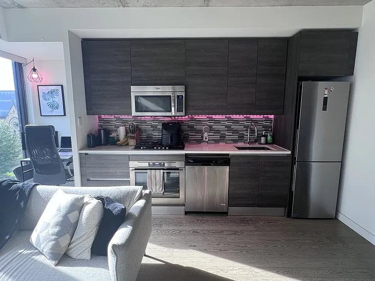 111 Bathurst St #403 — Photo 7