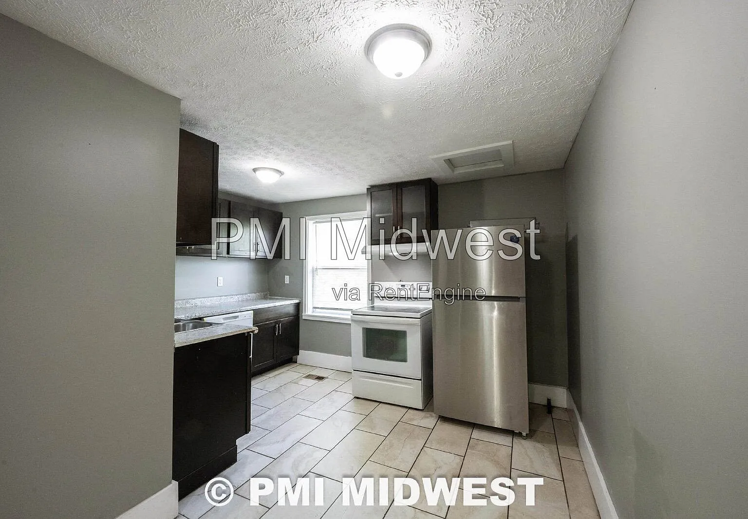 4 bed, 2.0 bath, 900 sqft, $1,450 — Photo 4