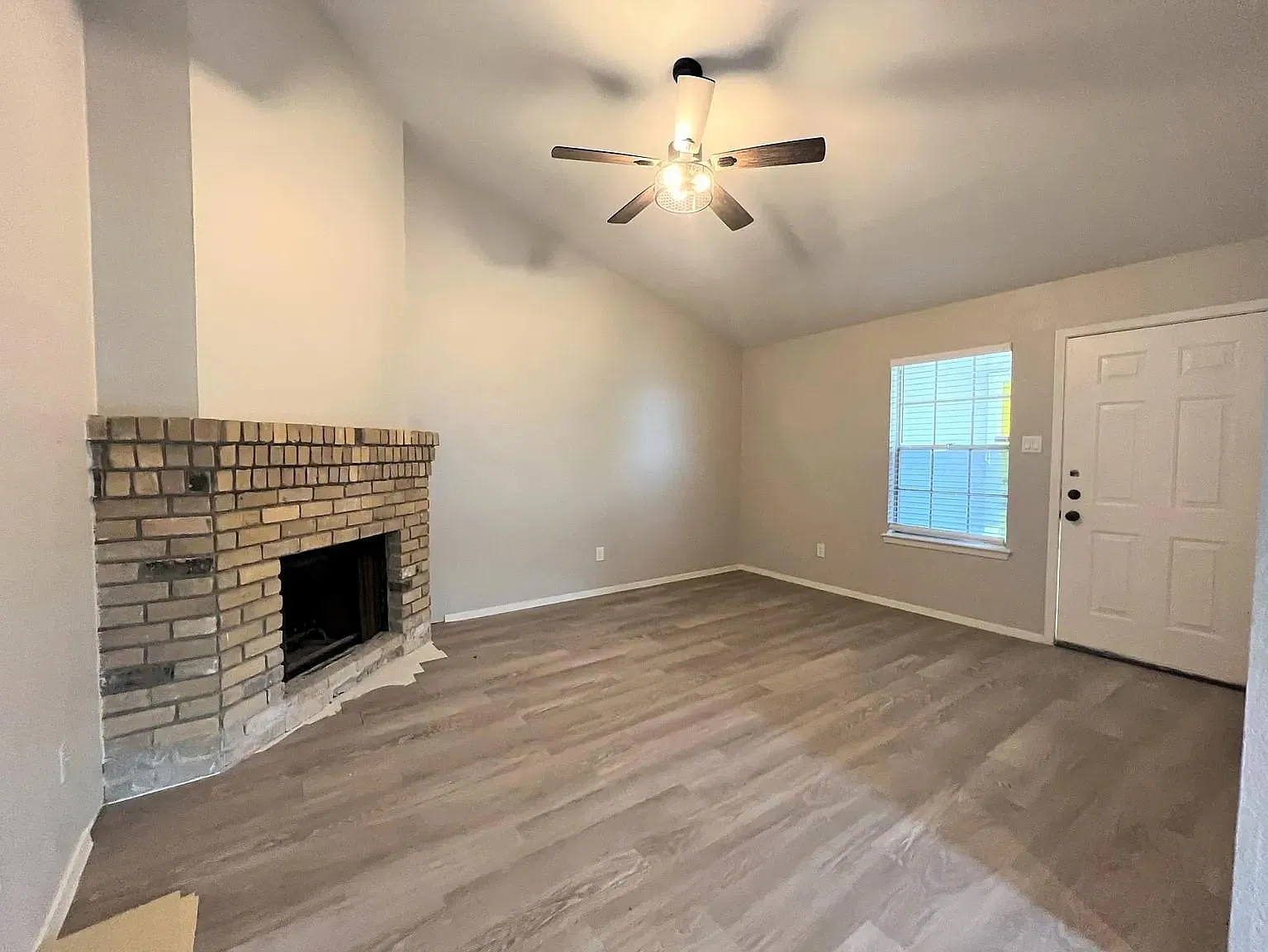 2 bed, 1.0 bath, 840 sqft, $1,675 — Photo 3