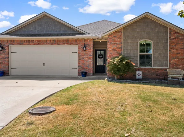 1508 W 11th St, Grove, OK 74344