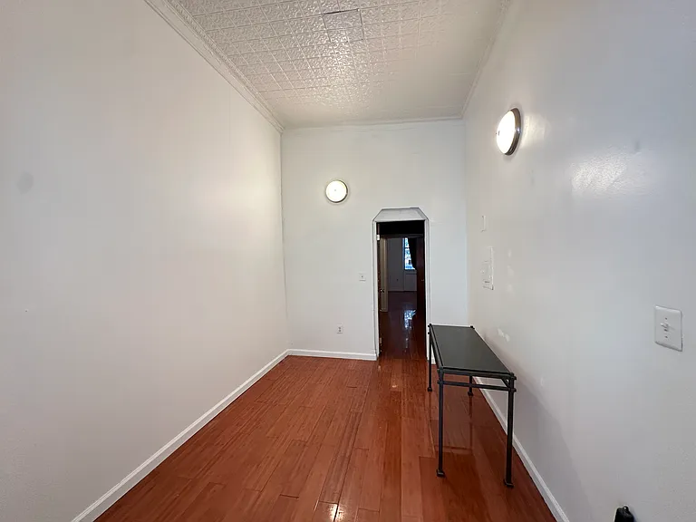 223 Van Brunt St #1R — Photo 10