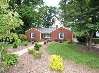 1018 S Hawthorne Rd, Winston Salem, NC 27103