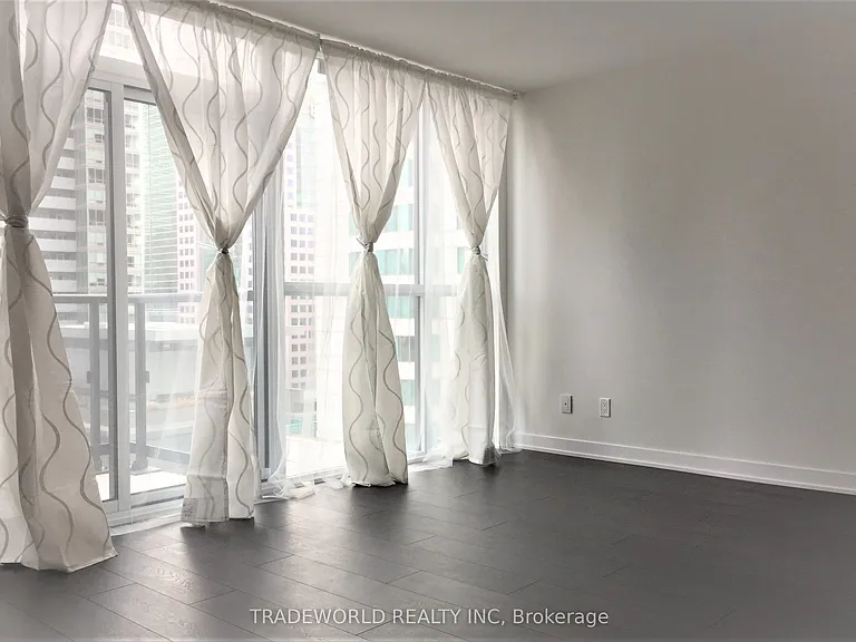 87 Peter St #1513 — Photo 3