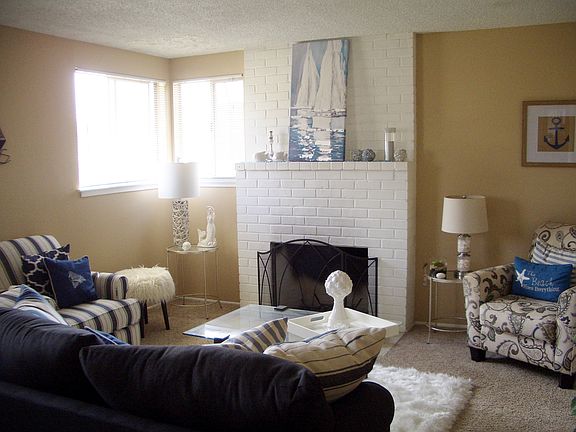 3rd image of 214 6th St #B