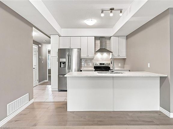 5th image of 12 Wheat Ln