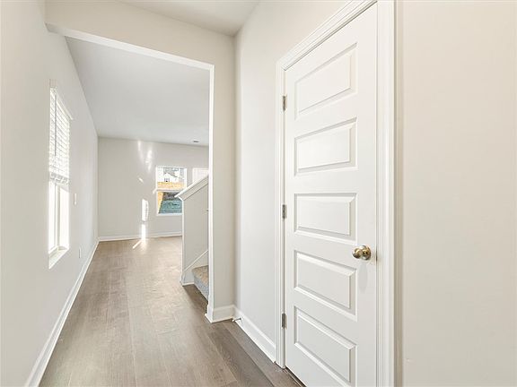 3rd image of 131 Gardner Ave