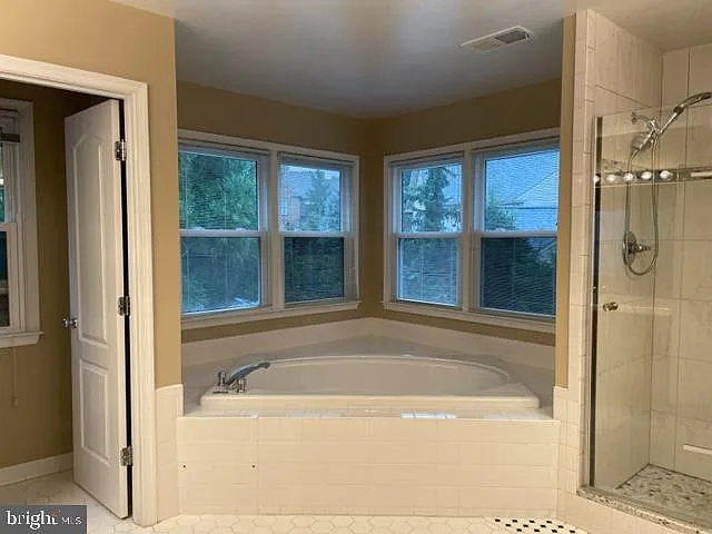9419 Spruce Tree Cir — Photo 16