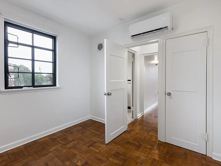 Marleigh Apartments — Photo 70