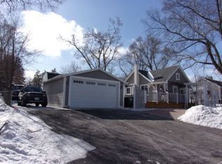 7405 Lookout Dr, Wonder Lake, IL 60097