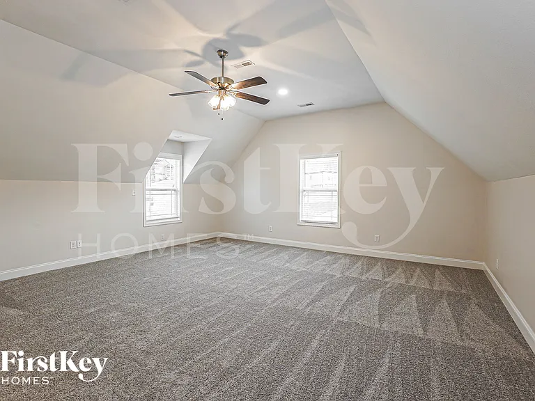 1025 Shirley Dr — Photo 15
