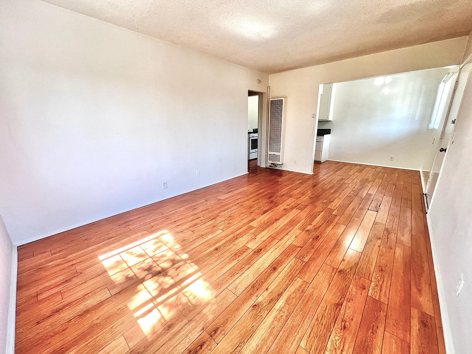 Runnymede St, Van Nuys — Photo 2
