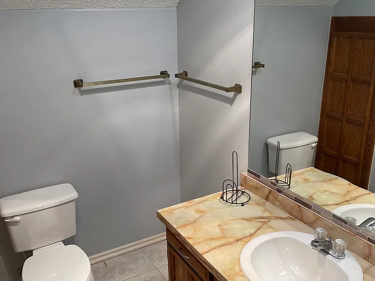 800 N Parkview Cir — Photo 28