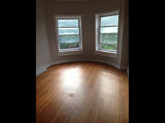 3rd image of 5123 S Prairie Ave APT 1