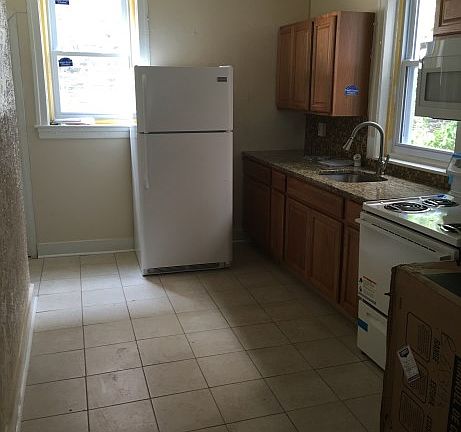 4th image of 6614 Chew Ave