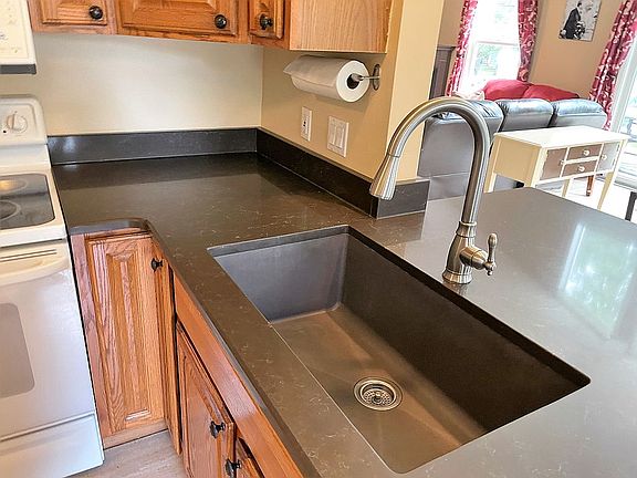 3rd image of 4279 Cameron Dr
