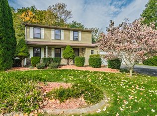 35 Hillbridge Cir, Rochester, NY 14612