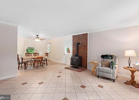 2nd image of 214 Hampton Dr